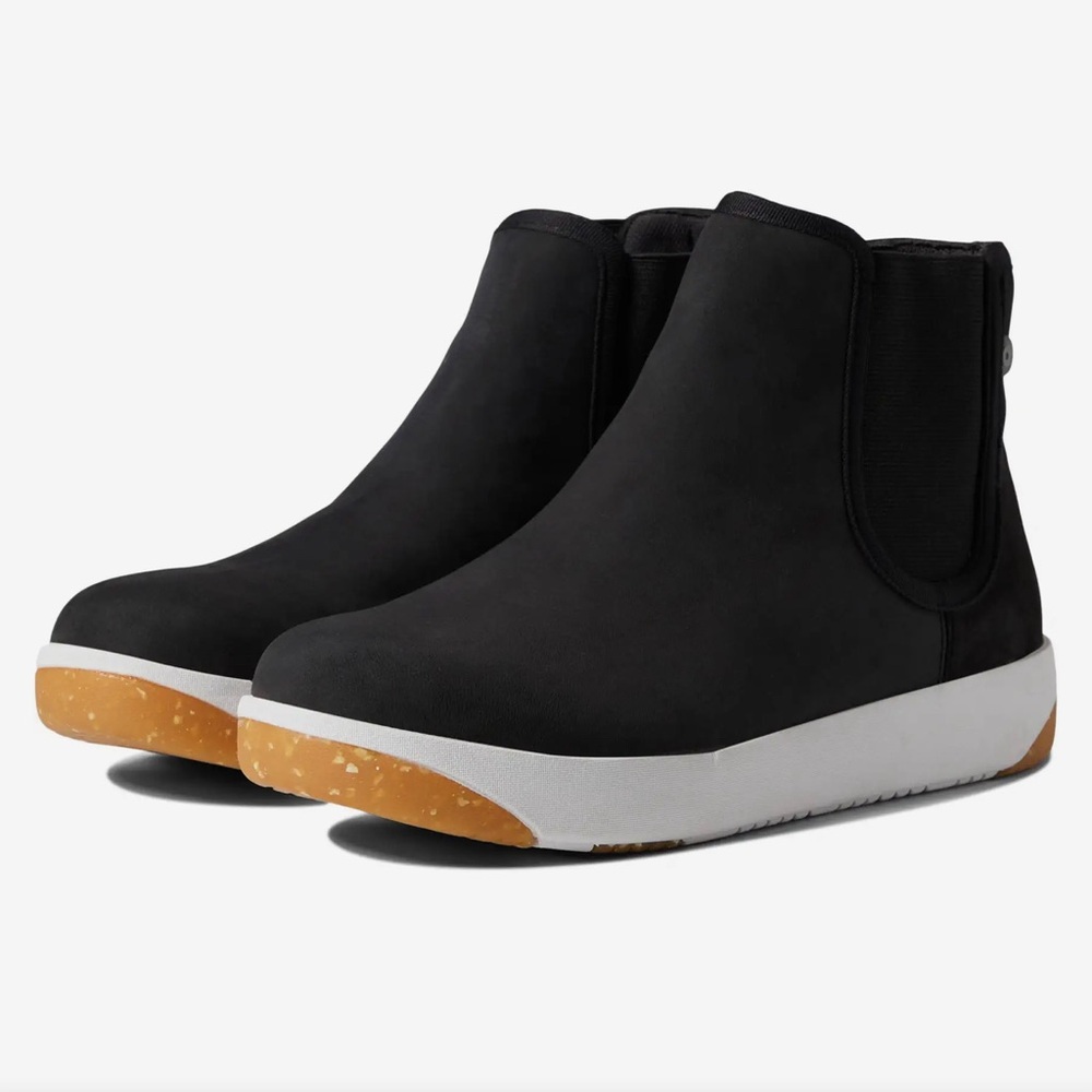 NWT- Bogs ‘Kicker Leather’ Waterproof Chelsea Boot